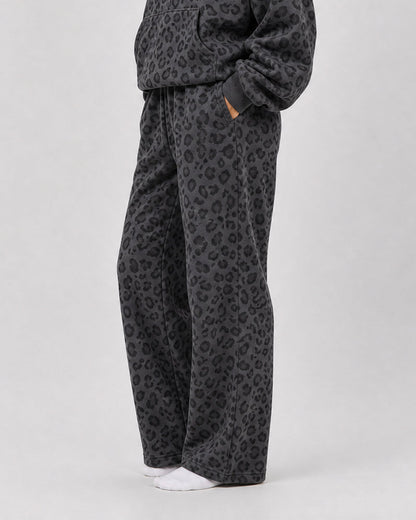 Minimalist Straight-Leg Stretch Sweatpants